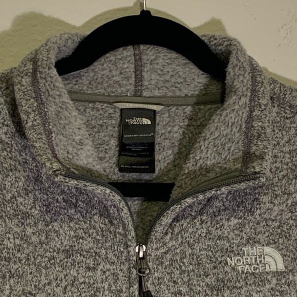 The North Face Light Gray Heather Fleece Jacket - Picture 4 of 5